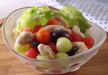 Salad Buah Saus Kacang Yang Nikmat Ini Bisa Jadi Dessert Andalan