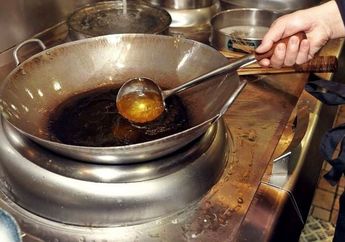 Bisa Irit Uang Belanja, Minyak Goreng Bekas Bisa Jernih Kembali Pakai Cara Ini, Para Chef Sudah Buktikan!