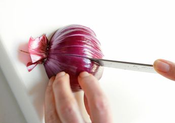 Nyesel Baru Tau, Meletakkan Bawang Merah di Dalam Kamar Membawa Banyak Manfaat, Salah Satunya Meringankan Masuk Angin dan Kembung