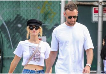 Berbeda dari Biasanya yang Kerap Tampil Glamor, Jennifer Lawrence Kini Terlihat Santai dengan Gaya Busananya