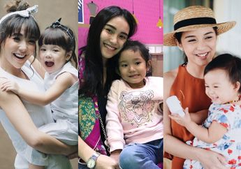 5 Hot Mom yang Kompak Pakai Baju Kembaran dengan Anaknya
