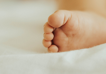 Tragis, Seorang Bayi di India Meninggal Karena Ketumpahan Susu Panas yang Dibuat Ibunya Sendiri