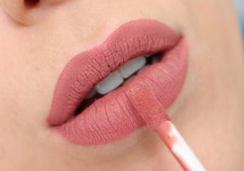 Enggak Kece, 4 Warna Lipstik Ini Harus Dihindari Pemilik Bibir Kecil!