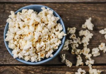 Lebih Dinikmati Saat Nonton, Ternyata Popcorn Bisa Bikin Tidur Lebih Berkualitas, Lo!