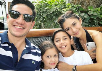 Tak Malu Gantikan Tugas Istri, Andrew White Bajir Pujian Karena Suapi Putrinya di Pesta, Family Man Banget!