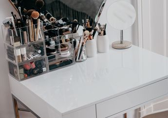 Yang Ingin Meja Rias Cantik dan Elegan, Simak Kriteria Tepat Sebelum Membelinya!