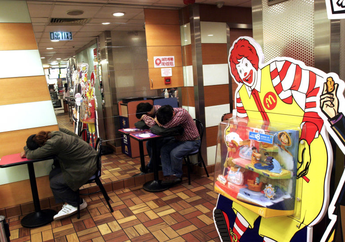 McRefugee, 'Pengungsi' di McDonald's Hong kong Mengalami Peningkatan