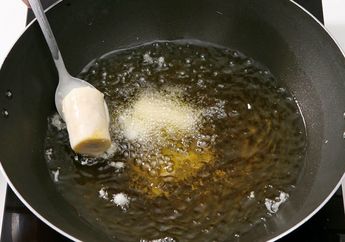 Coba Tambahkan 2 Bahan ini pada Minyak Sebelum Buat Gorengan, Jangan Kaget saat Lihat Hasilnya Lebih Harum dan Menggiurkan!