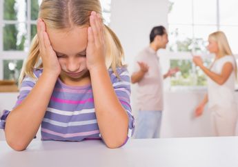 5 Dampak Buruk Jika Orang Tua Bertengkar di Depan Anak, Ibu Harus Tahu