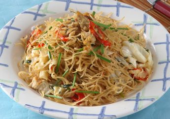 Resep Bihun Goreng Kucai Enak Ini Pasti Sukses Bikin Malam Jadi Lebih Lengkap