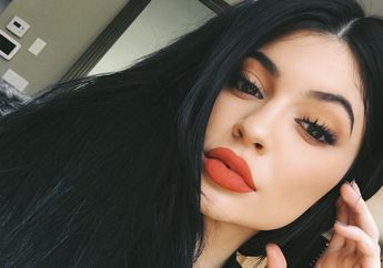 Yuk, Tiru Makeup Ala Kylie Jenner Ini. Bikin Selfie Kita Makin Kece!