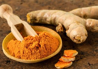 DIY Serum Malam dari Kunyit Biar Wajah Cerah & Sehat dalam Semalam!
