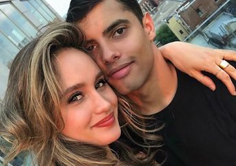 Foto Syur Bersama Pacar Bule Di Ranjang Tersebar Luas, Potret Cinta Laura saat Minum Jus Jadi Sorotan