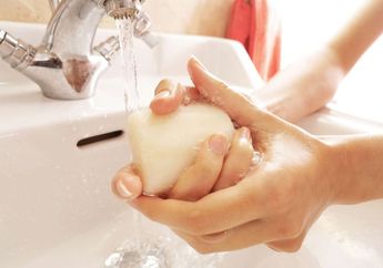 4 Cara Ampuh Mencegah Kulit Rusak Akibat Sering Cuci Tangan!