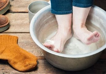Khasiatnya Gak Kaleng-kaleng, Coba Sebelum Tidur Rendam Kaki dengan Air Jahe, Hasilnya Pasti Bikin Loncat Kegirangan Besok Pagi