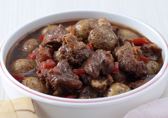 Gak Bakal Cukup Menyantap Semangkuk Semur Daging Kentang Mini Saking Lezatnya