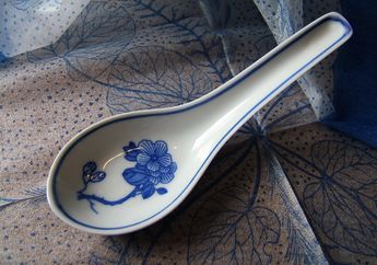 Kepingin Pipi Jadi Lebih Tirus dengan Mudah dan Murah Meriah? Gunakan Saja Centong Sayur Di Dapur