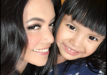 Sakit yang Diidap Sang Anak, Denada Mengaku Pasrah Akan Ketetapan Allah