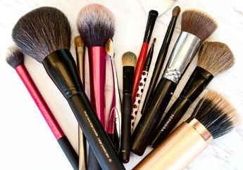 Bingung Bersihin Make Up Brush? Begini Caranya Biar Selalu Higienis!
