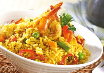 Yuk, Sarapan ala Aktor dan Aktris Bollywood dengan Menyantap Nasi Goreng Kari India