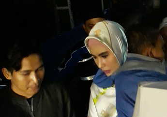 Habib Usman Ternyata Belum Kenalkan Kartika Putri Pada Jamaahnya