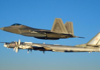 Melintas di Kawasan Arktik, 2 Pesawat Pembom Rusia Dicegat Jet Tempur AS