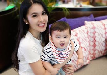 Tanpa Mertua, Begini Jadinya Kalau Sandra Dewi Urus Anak Sendiri Sambil Makan, Repot Banget, Deh!