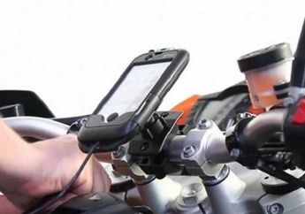 3 Trik Pasang USB Charger di Sepeda Motor Agar Tak Kehabisan Baterai