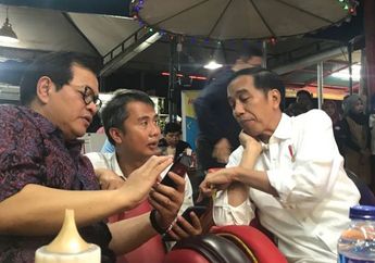 Bukan Cuma Jokowi, Mantan Presiden RI Ini Juga Pernah Makan Di Pinggir Jalan, Sampai Borong Satu Keluarga!
