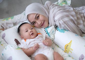 Tak Kalah Lucu dari Kakaknya, Begini Ekspresi Anak Bungsu Zaskia Adya Mecca Waktu Mimpi 'Nyusu', Gemas Maksimal!