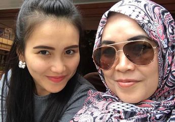 Ayu Ting-Ting Sukses Jadi Pedangdut dan Jualan Kue, Begini Gaya Ibunya dengan Tas 44 Juta Saat Kondangan