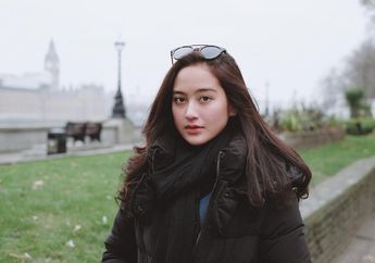 Trik Tampil Modis dengan Outfit Motif Plaid ala Salshabilla Adriani
