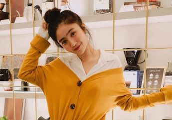 Tiru 8 Style Modis dengan Gaya Rambut Top Knot Ala Febby Rastanty