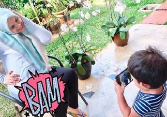 Wow! Baru Berusia 2 Tahun Anak Nycta Gina Sudah Punya Kamera Sendiri