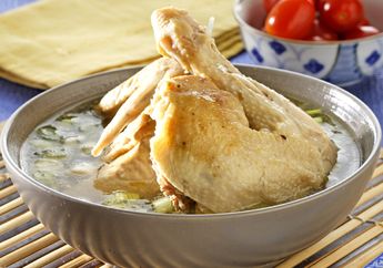 Semangkuk Ayam Rebus Berbumbu Untuk Santapan Menu Lezat Malam Ini