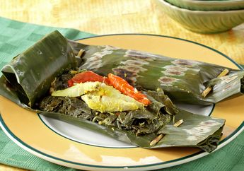 Dijamin Boros Nasi Kalau Makan dengan Pepes Teri Daun Singkong Ini!