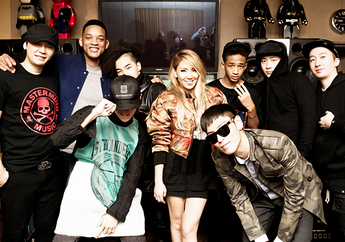 6 Seleb Hollywood Ini Ternyata Punya Ketertarikan Terhadap Kpop!