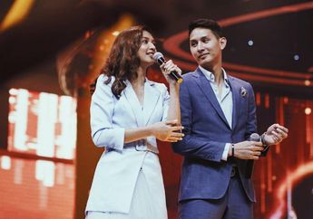 Sambil Gandeng Daniel Wenas, Mikha Tambayong Tampil Memukau Pakai Backless Dress