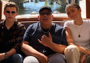 7 Foto Terbaru Tom Holland dan Zendaya di Balik Layar Film 'Spider-Man : Far From Home'