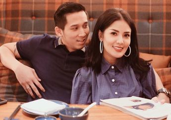 Nindy Ayunda Pakai Kaos Rp 15 Juta, Suaminya yang Terkenal Kaya Raya Malah Tak Ragu Makan Nasi Bungkus Pakai Tangan
