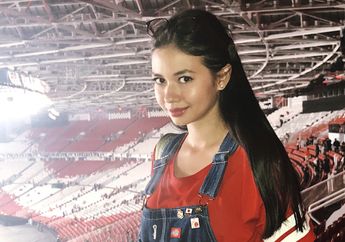 Hari Batik Nasional 2018, Intip Fashion Yuki Kato Kenakan Batik yang Bisa Ditiru