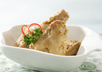 Keluarga Di Rumah Pasti Doyan Banget Sama Ayam Santan Bumbu Terasi Ini