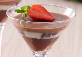 Pencinta Cokelat Wajib Membuat Puding Tiga Cokelat yang Super Yummy Ini