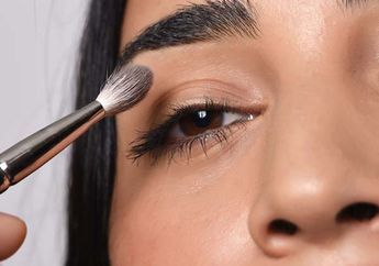 Selama Ini Kita Salah! Ini 6 Langkah Tepat Pakai Eyeshadow Biar Kece!