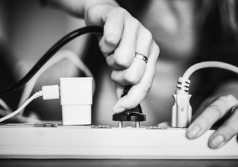 Tiga Kesalahan yang Sering Dilakukan Saat Charger Smartphone