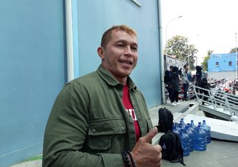 Hilang Bak Ditelan Bumi Usai 2 Kali Gagal Berumah Tangga, Bang Tigor Kini Pamer Istri Baru, Sosoknya yang Tak Lain Penggemarnya Sendiri Jadi Sorotan!