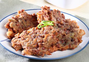 Resep Bakwan Bawang Kacang Enak & Praktis Untuk Teman Menyantap Nasi