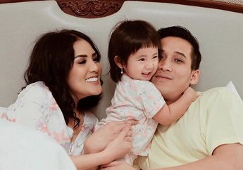 Dinikahi Pemilik Pabrik Kaya Raya, Nindy Ayunda Kini Tinggal di Hunian Megah dan Nyaman, Halaman Rumahnya Wow Banget