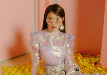 Tampil Playful dengan Outfit Colorful Ala IU di MV 'BBI BBI'!