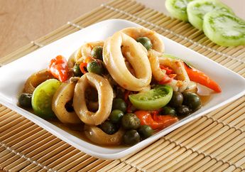 Untuk Menu Makan Malam Praktis, Cumi Masak Leunca Ini Bisa Jadi Pilihan Utama